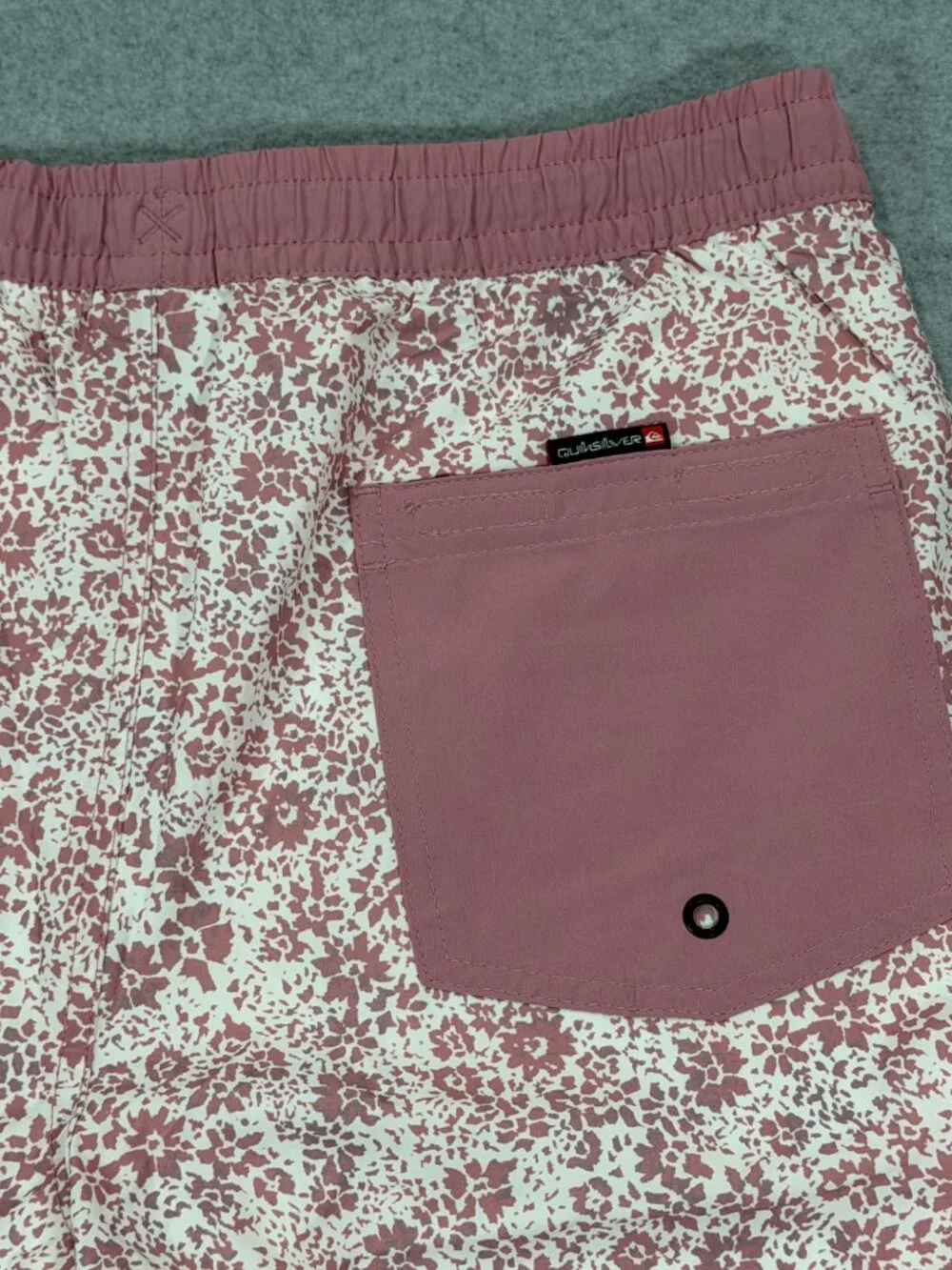 Quiksilver Mens Tropical Swim Volley Shorts Dusty Rose M Elastic Waist Lined NWT